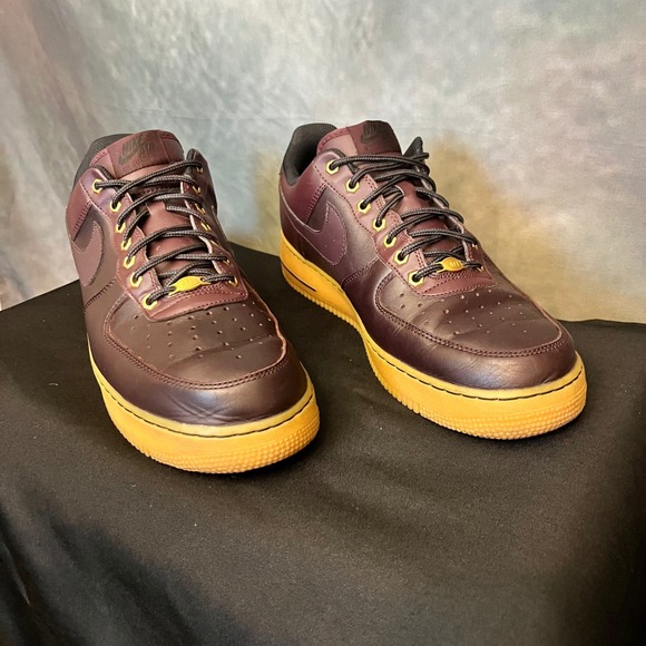 Nike Air Force 1 Low Burgundy Gold Accent Gum Bottom Mens Sneakers - Picture 3 of 9
